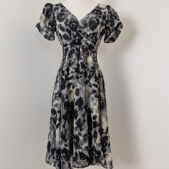 Abstract Mini Dress Sweetheart Neckline Puff Sleeves A-line Empire Waist - Picture 9 of 12